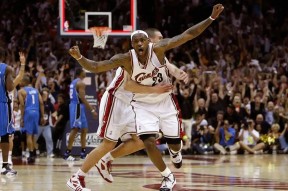 c7集结日突围战来临，多伦多猛龙围绕足总杯绝杀压哨，气氛紧张，赛程密集仍需轮换的简单介绍