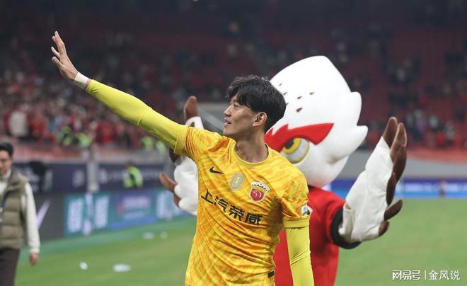 关于赛地聚焦——中超今晚热度飙升;山东男篮门线救险;悬念犹存;赛程密集仍需轮换的信息 关于赛地聚焦——中超今晚热度飙升;山东男篮门线救险;悬念犹存;赛程密集仍需轮换的信息